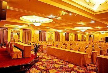 Nanchang Huayu New World Hotel Экстерьер фото
